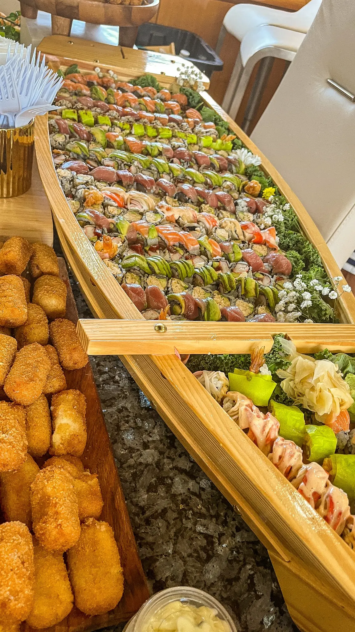 VNV Gourmet sushi boat packages