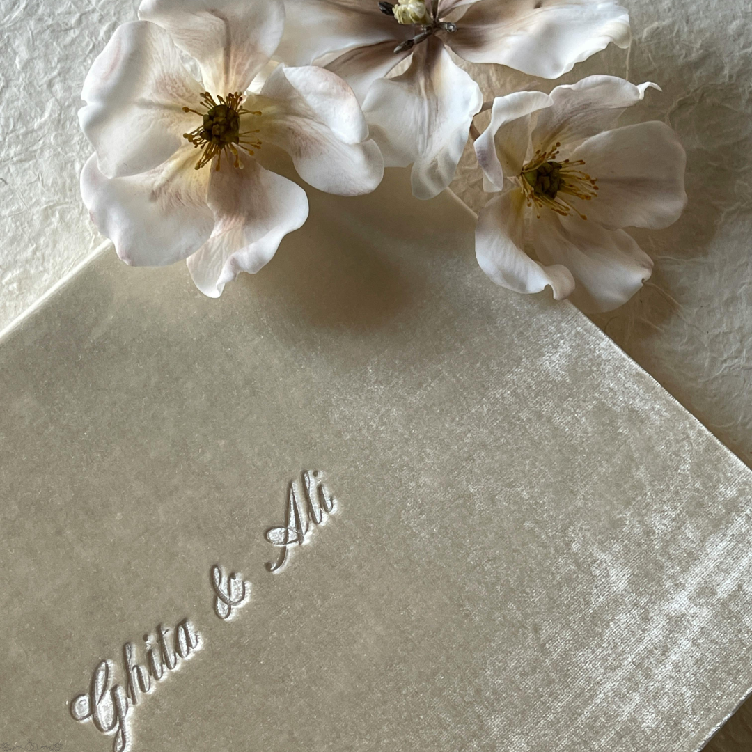 The First Impression: How to Choose the Perfect Wedding Invitations 6