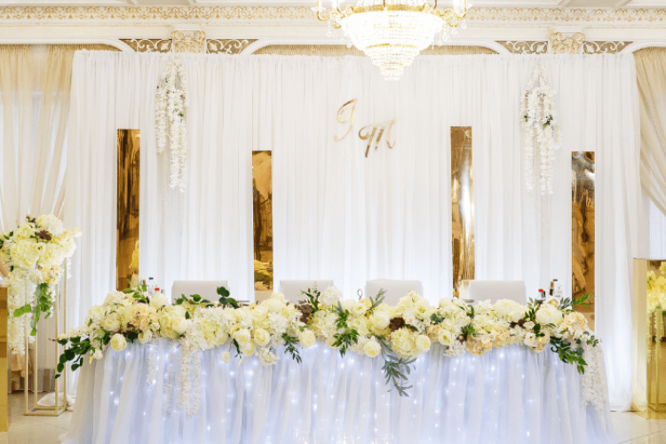 A snapshot of a happy couple cutting their wedding decor VNV Events-Miami is a city that's surrounded by natural beauty,