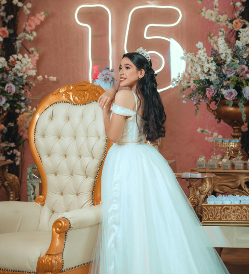 VNV Events: Chairs, Lights, Tables: Elements That Definitely Glam Up a Quince