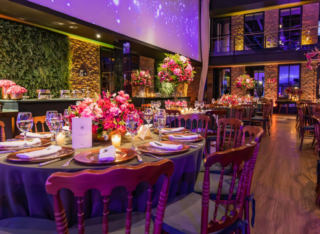 VNV Events: Chairs, Lights, Tables: Elements That Definitely Glam Up a Quince