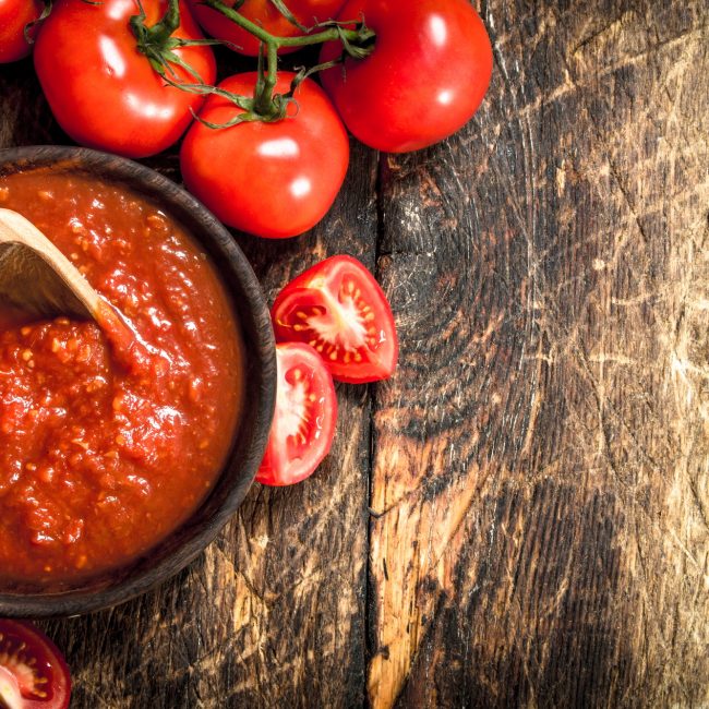 Tomato sauce in a bowl.