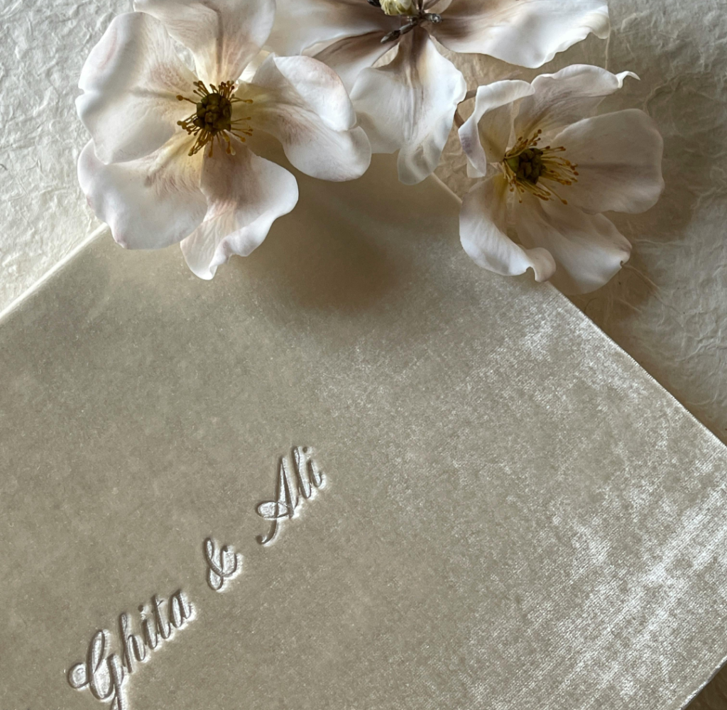 The First Impression: How to Choose the Perfect Wedding Invitations 6