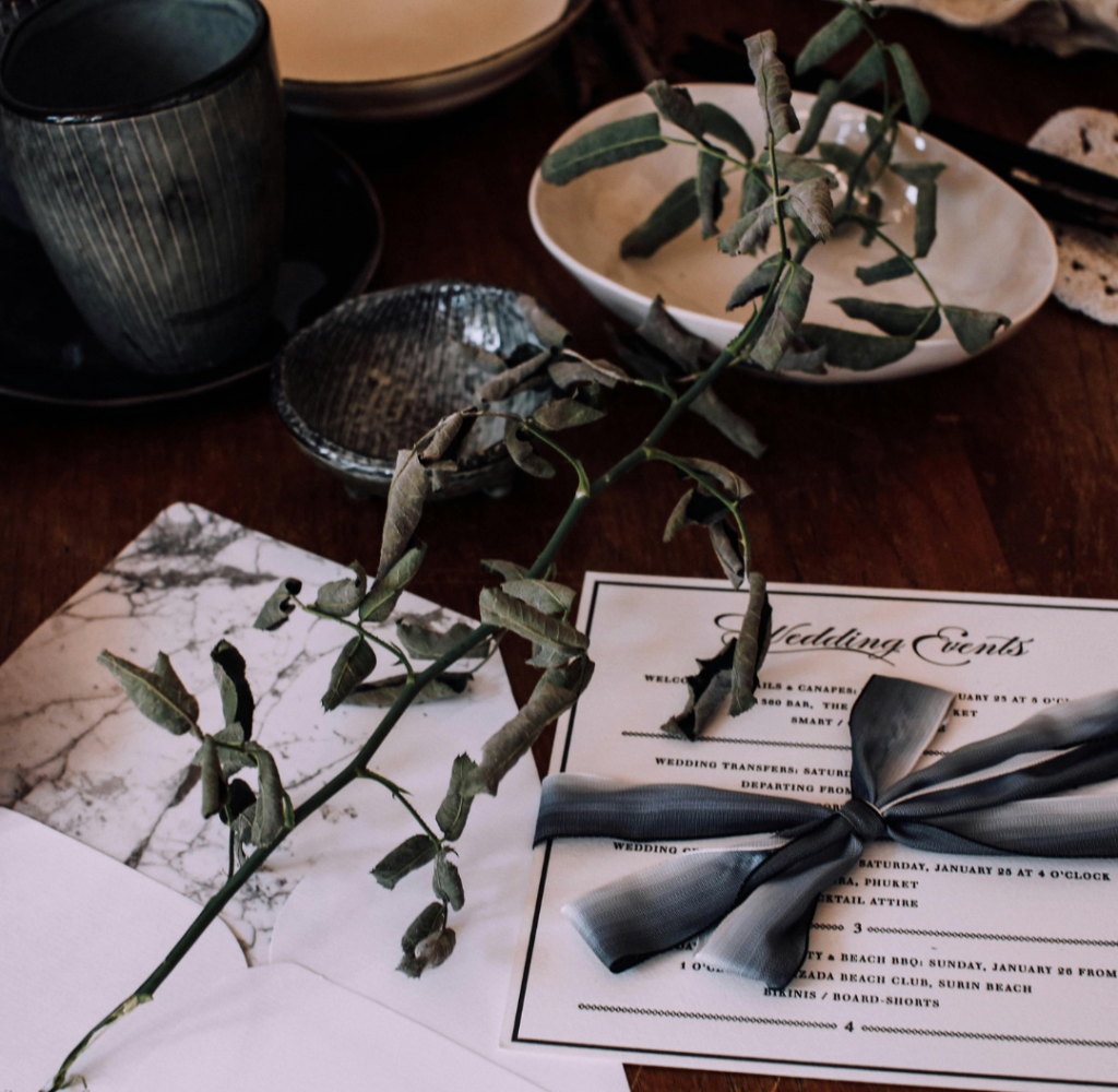 The First Impression: How to Choose the Perfect Wedding Invitations 7